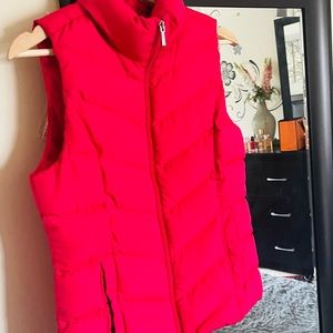 Cute Women's Lightweight Water-Resistant Packable Puffer Vest (Only worn once)